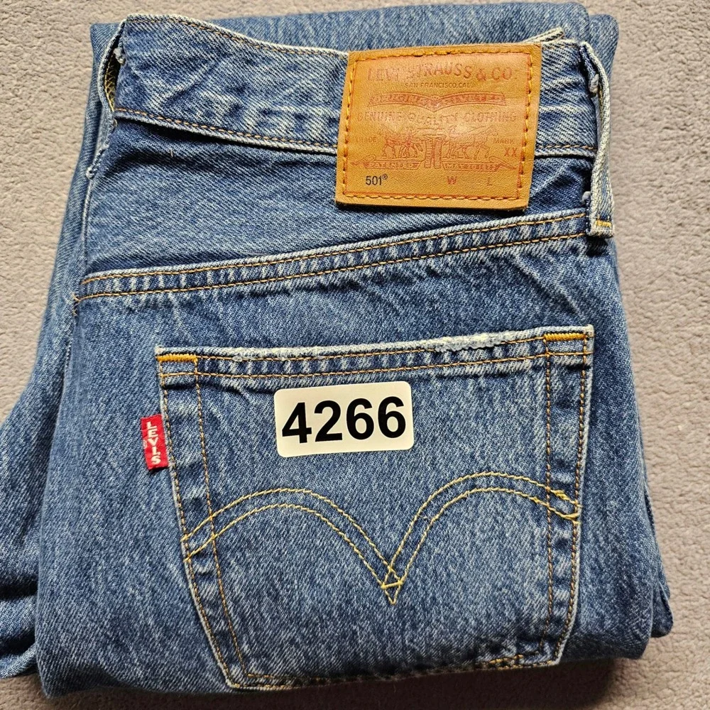 Levi's 501 Original Fit Jeans Mens 28x30 Blue Denim Medium Wash Faded Distressed